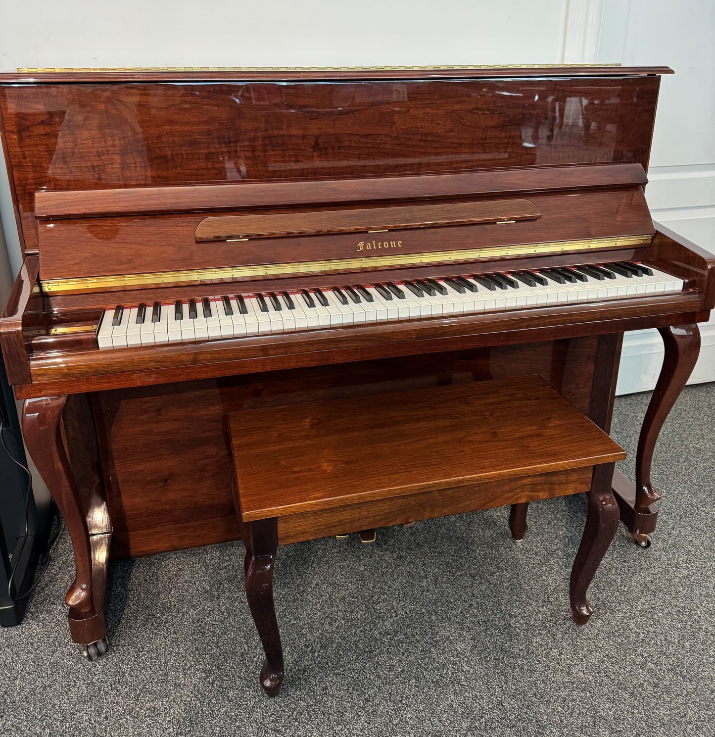 Falcone droit modèle UF-19 (47")