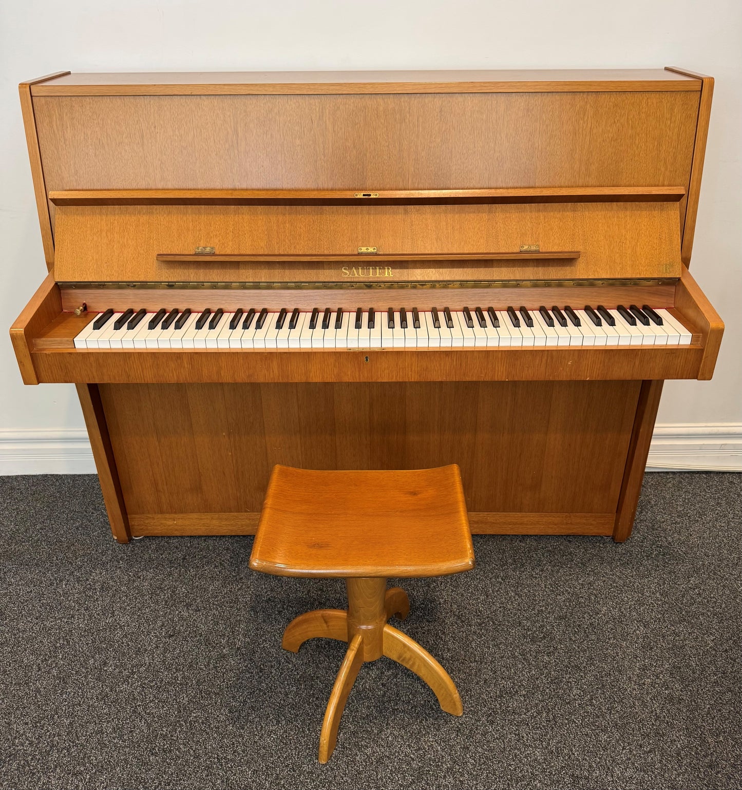 Sauter droit modèle 118, série R2 (47")