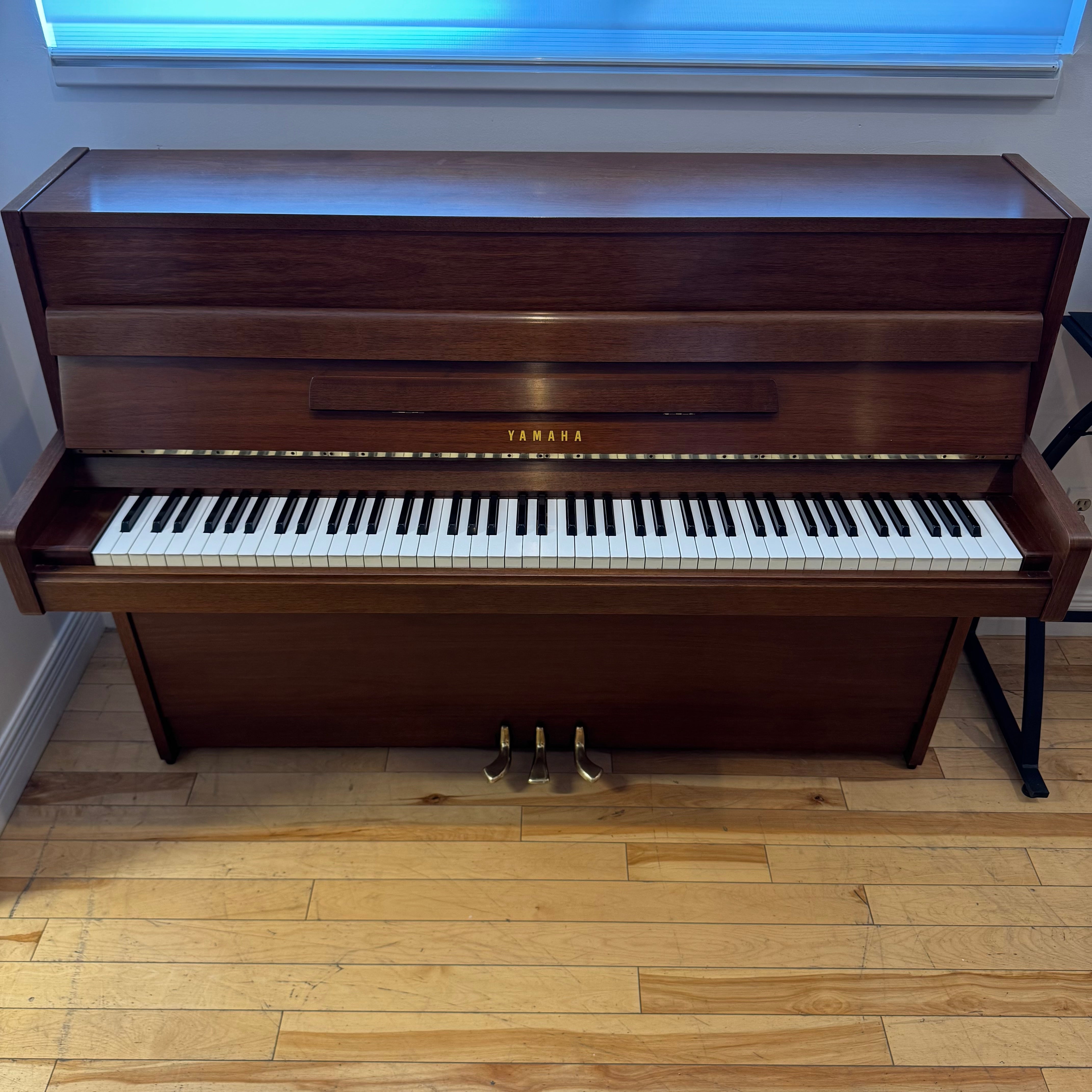 Yamaha droit modèle M1 (41")