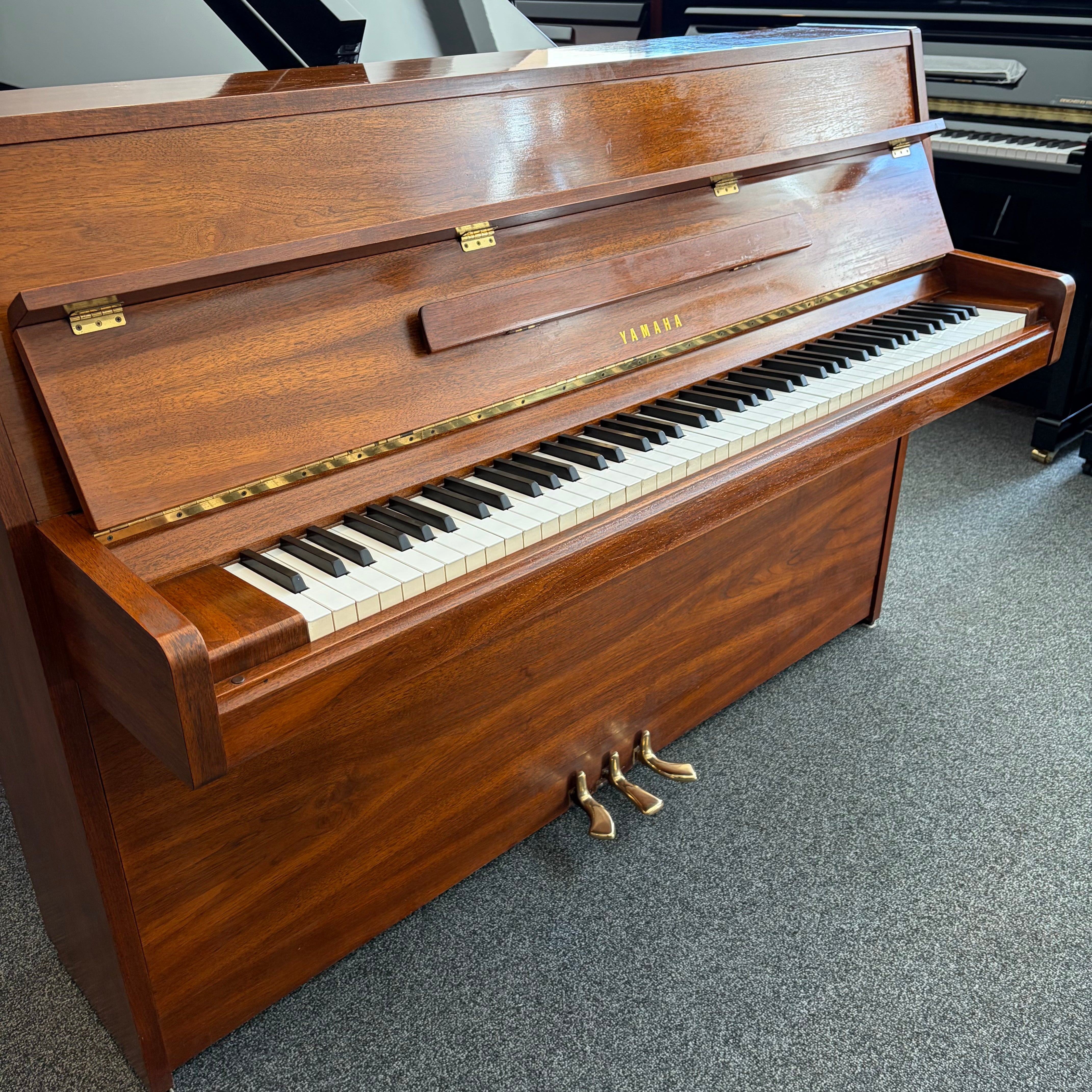 Yamaha model M5J (41")