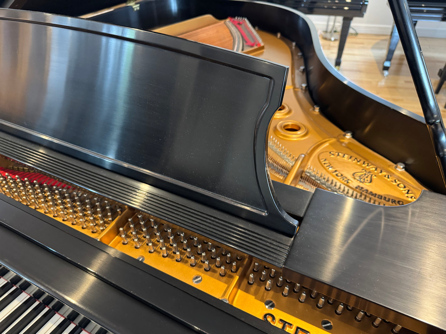 Steinway & Sons modèle L – NY (2004)