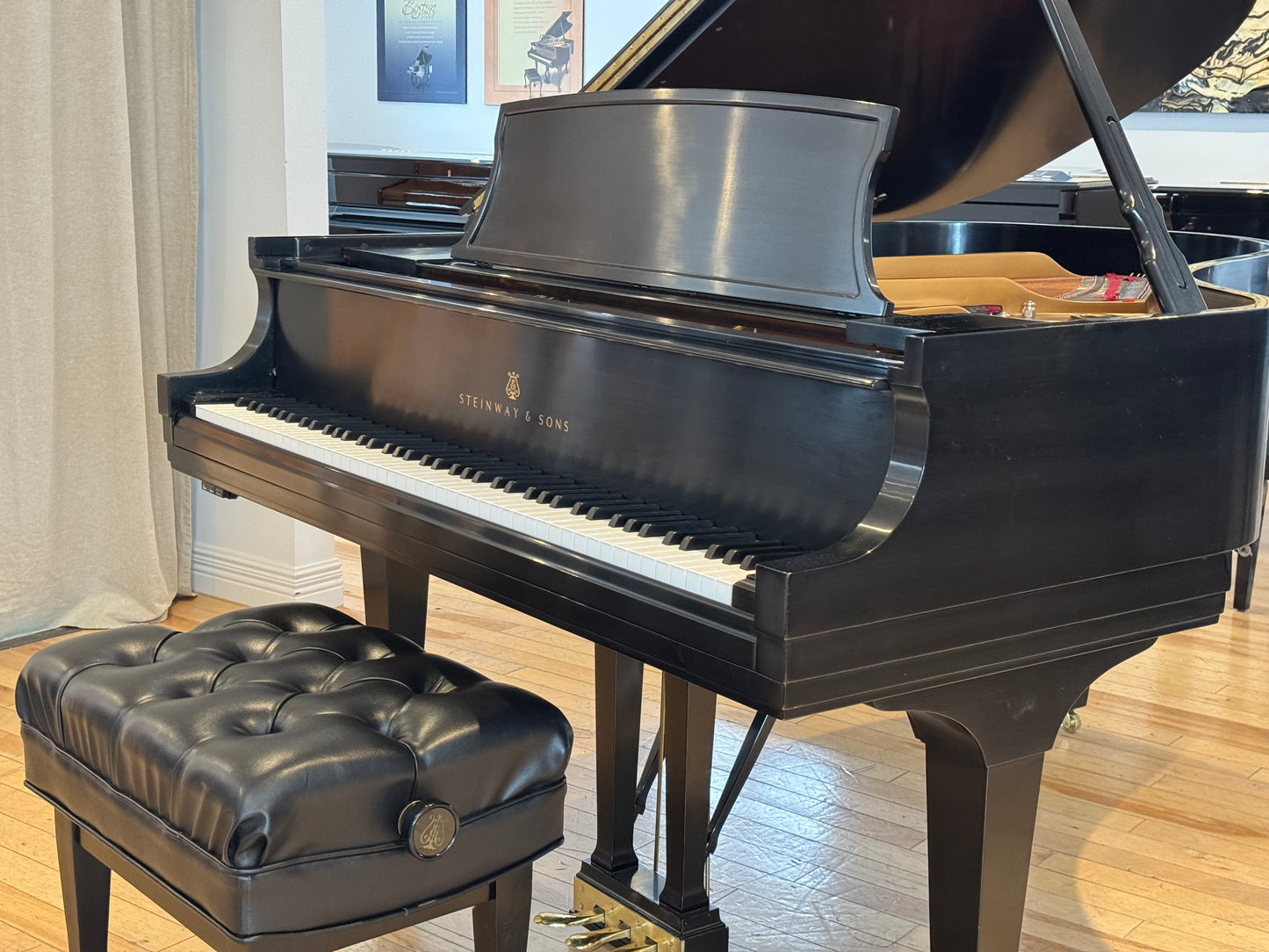 Steinway & Sons modèle L – NY (2004)
