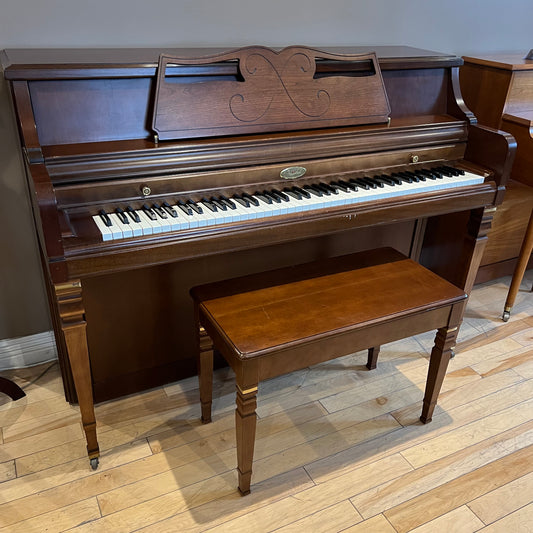 Wurlitzer upright piano - 42" (107cm)