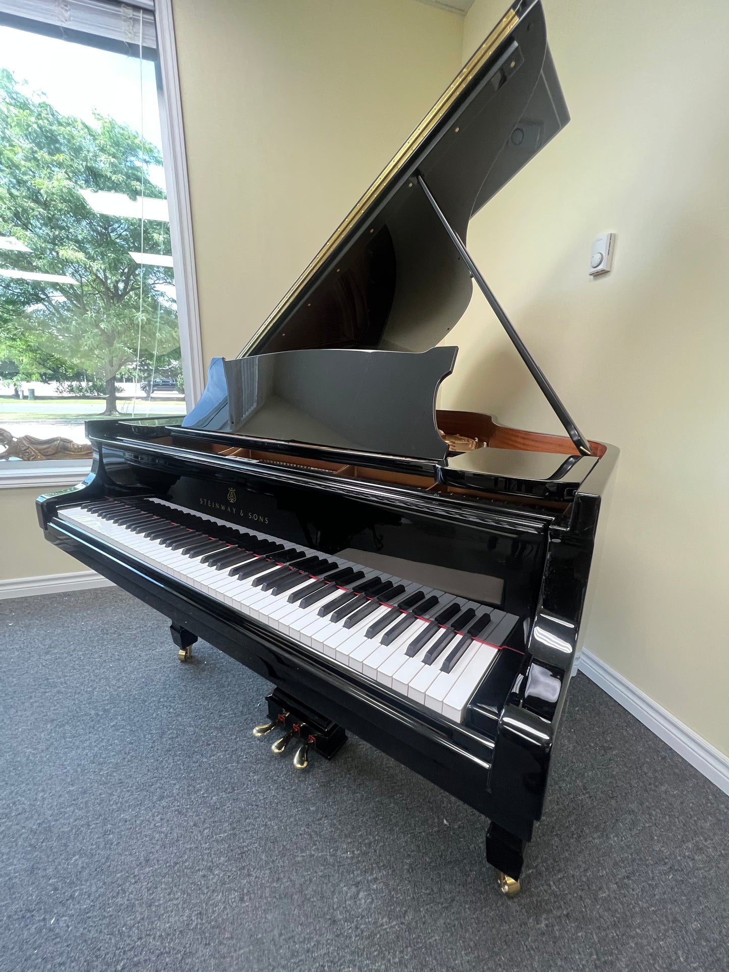 Steinway & Sons modèle M – NY (1923) noir poli