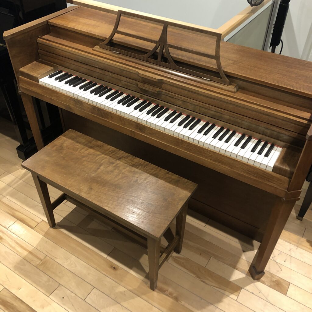 Willis upright piano - 36" (91cm)